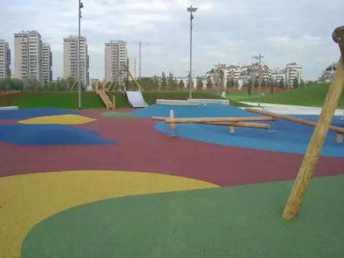 Pavimenti antitrauma per parchi gioco e giardini